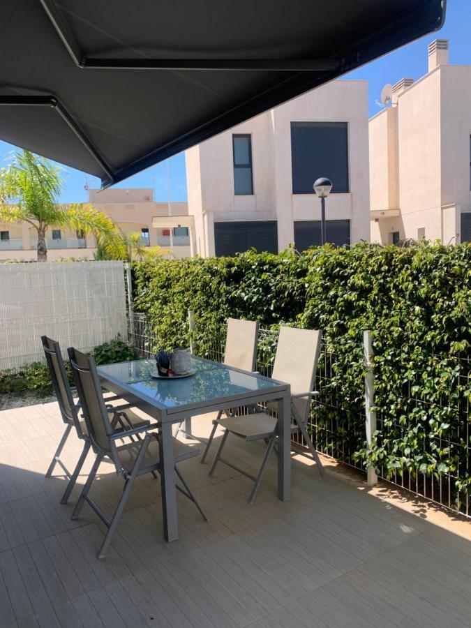Punta Prima Villa 3 Bedrooms And Solarium Sea View تورّيفيِخا المظهر الخارجي الصورة