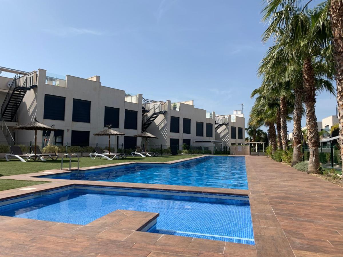 Punta Prima Villa 3 Bedrooms And Solarium Sea View تورّيفيِخا المظهر الخارجي الصورة