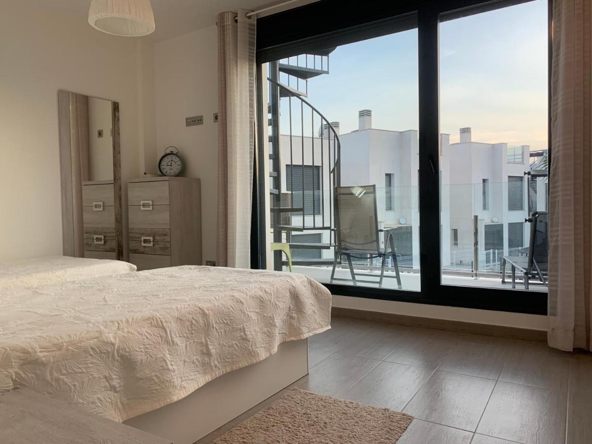 Punta Prima Villa 3 Bedrooms And Solarium Sea View تورّيفيِخا المظهر الخارجي الصورة